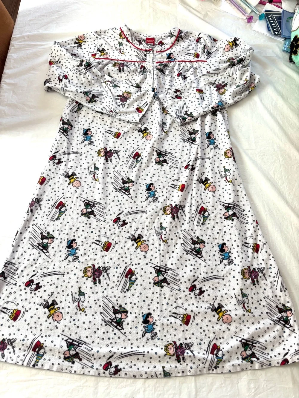 Peanuts Snoopy and Friends Ice Skating Long-Sleeve Nightgown SZ XL 14-16 Juniors